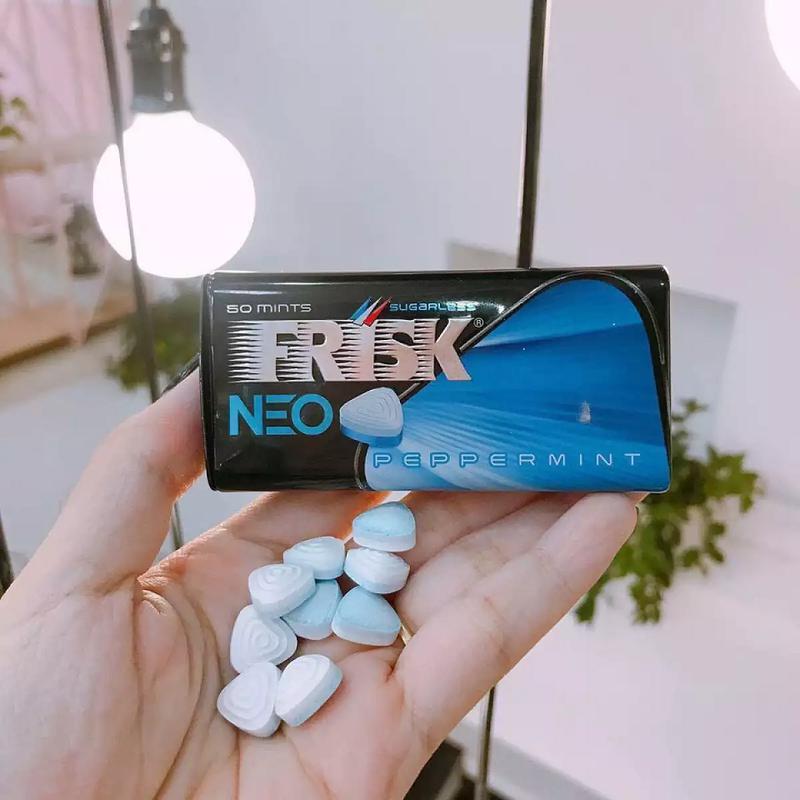 Frisk Neo Peppermint kẹo ngậm bạc hà phòng the Nhật hộp 50 viên